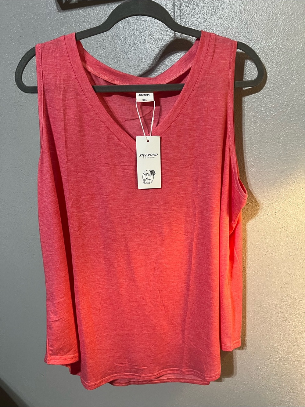 Women's Pink Sleeveless V-Neck Tank Top